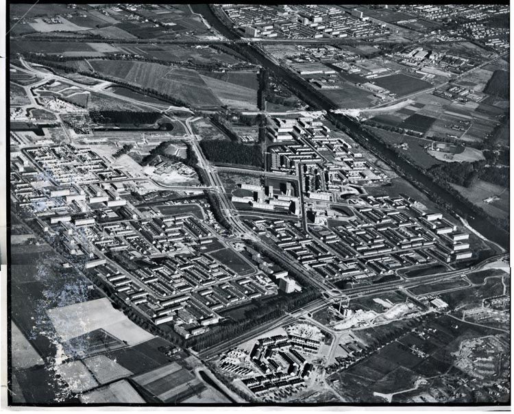 Nijmegen: Luchtfoto Nijmegen 1970 | Dukenburg in aanbouw