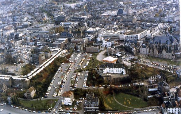 Nijmegen: Luchtfoto Nijmegen 1975 | Binnenstad