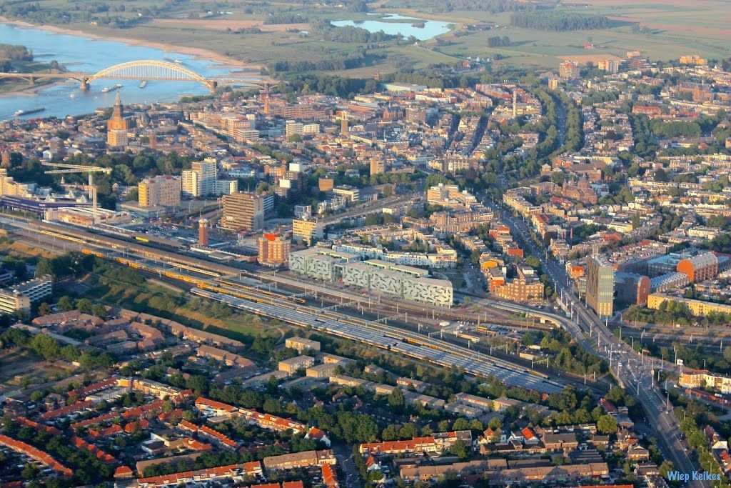 Nijmegen: luchtfoto centraal station nijmegen