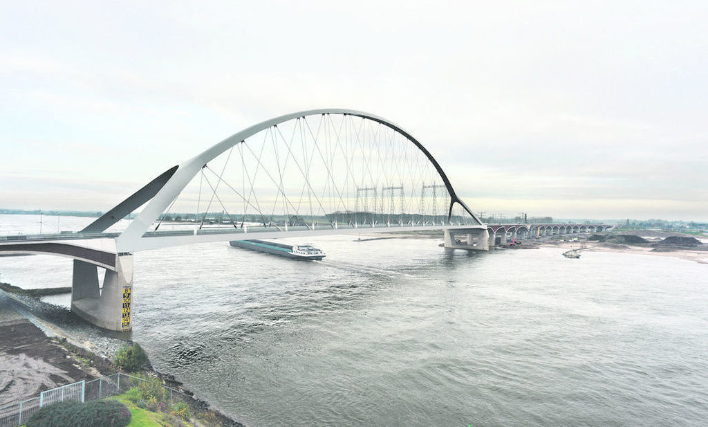 Nijmegen: De waalbrug