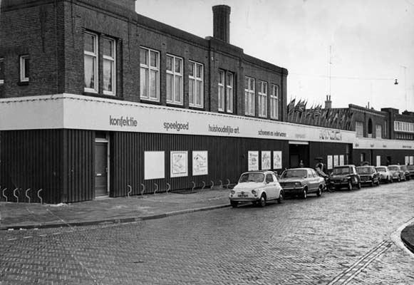 Nijmegen: Nimco schoenenfabriek aan de Tooropstraat, nu Eurocenter. Foto uit de jaren '70