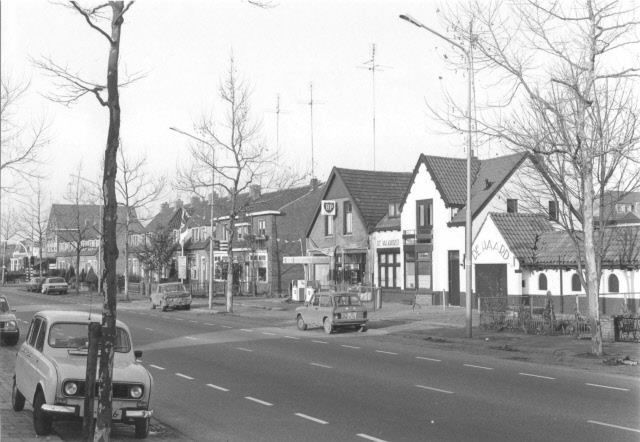 Nijmegen: De Groenestraat gezien in de richting van de Muntweg in 1980