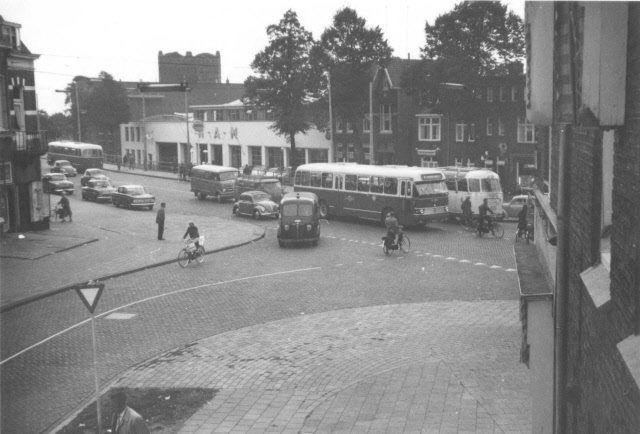 Nijmegen: De Graafseweg gezien vanuit de Burghardt vd Berghstraat in 1965