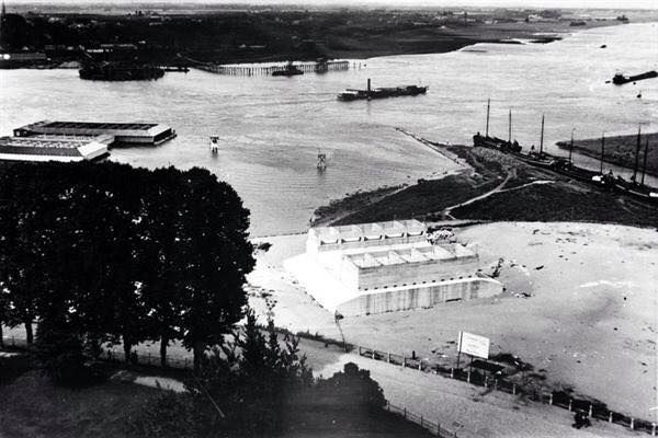 Nijmegen: De Verkeersbrug in aanbouw te Nijmegen 1933