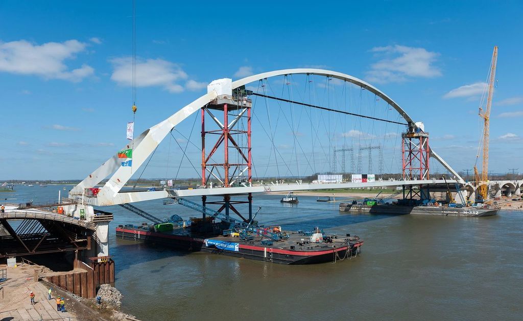 Nijmegen: De plaatsing van de 'Oversteek' in 2013
