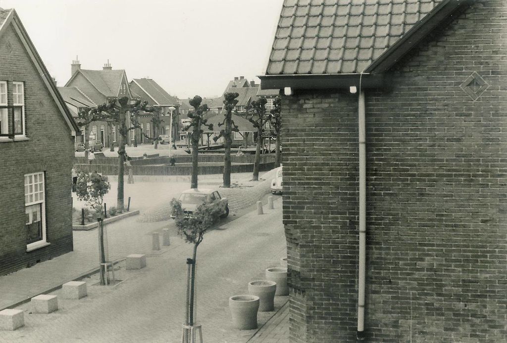 Nijmegen: Het Nachtegaalplein, foto gemaakt vanuit de Leeuwerikstraat 1969