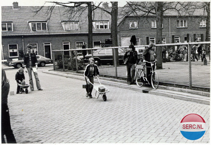 Straatspelen op de Beetsplein in 1972