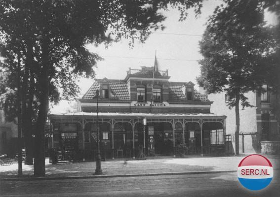Nijmegen: De Berg en Dalseweg in 1925 met Café De Keizerskroon