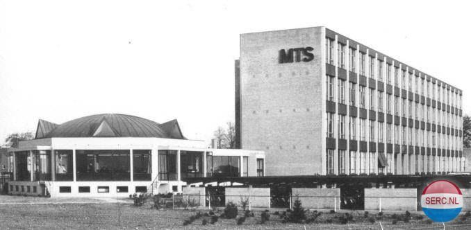 Nijmegen: De Hatertseweg in 1980 met de Middelbare Technische School