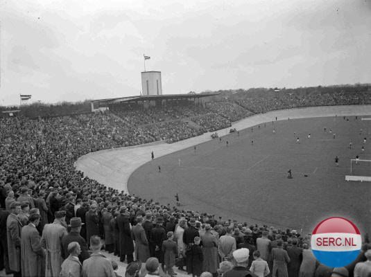 Nijmegen: Het Goffertstadion in 1962 tijdens de wedstrijd van NEC tegen Fortuna '54