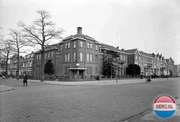 Nijmegen: De Hendrik Hoogersstraat op de hoek met de Bijleveldsingel in 1958