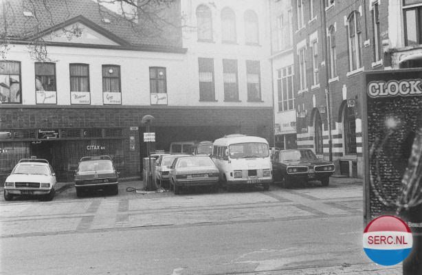 Nijmegen: De Molenstraat in 1980 met Taxibedrijf Citax