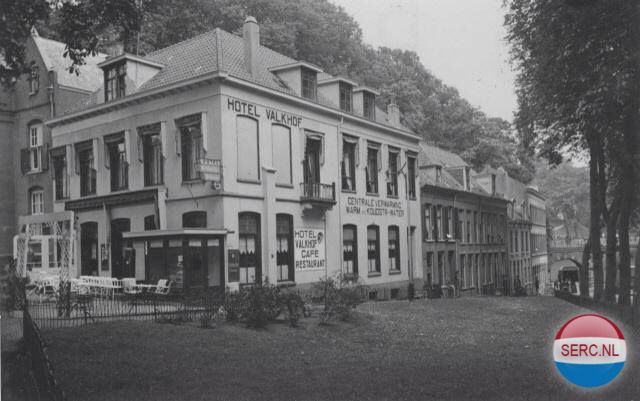 Nijmegen: Hotel Valkhof op de hoek Valkhofplein en Voerweg omstreeks 1943
