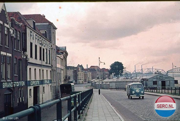 Nijmegen: De Waalkade omstreeks 1960