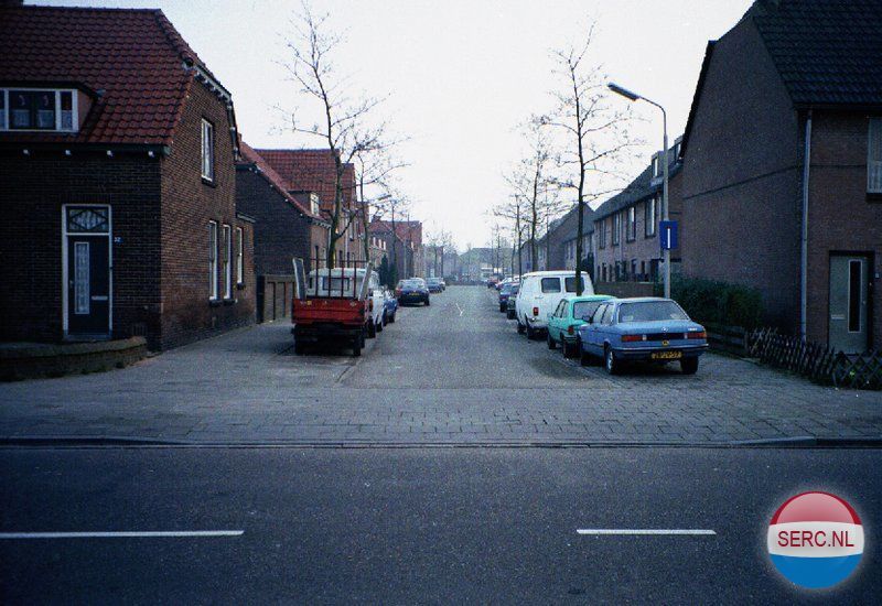 Nijmegen: De Jacob Catsstraat gezien vanaf de Da Costastraat omstreeks 1985