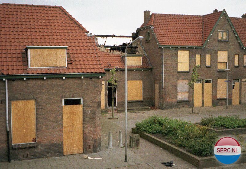 Nijmegen: Links de Jacob Catsstraat, rechts het Potgieterplein tijdens de sloop van het Willemskwartier medio jaren '80