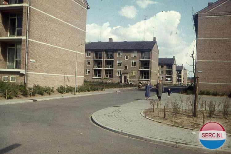Nijmegen: De Imkersstraat gezien vanuit de Libellenstraat omstreeks 1965