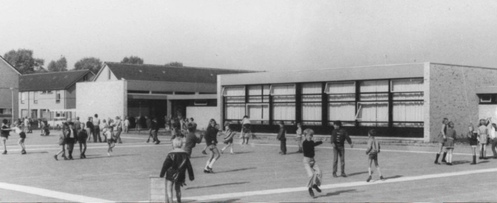 Lagere School de Eikenhorst in Dukenburg omstreeks 1970