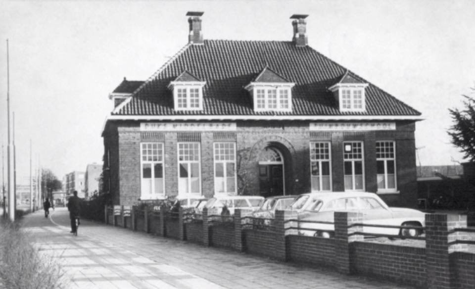 De Rijksmiddelbare Tuinbouwschool, aan de Marialaan in de Biezen in 1968