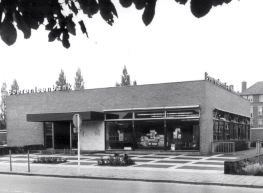 De Boerenleenbank aan de Dennenstraat in 1970. Het hoofdkantoor van de (latere) Rabobank van Neerbosch en Hees.