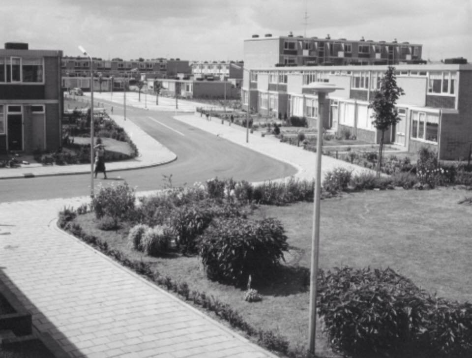 De Galileïstraat gezien in de richting van de Van Peltlaan in 1955