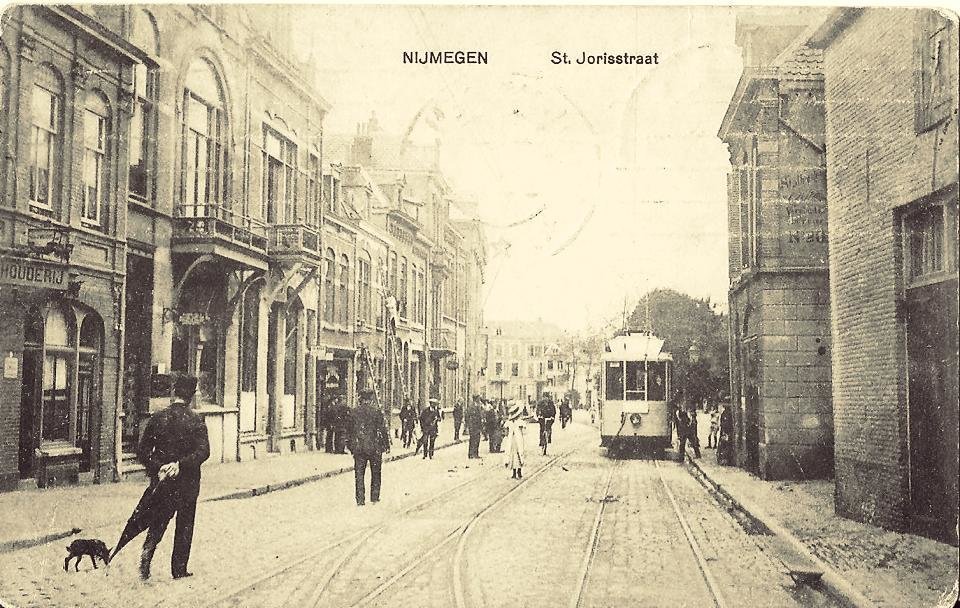 De St. Jorisstraat in 1912.