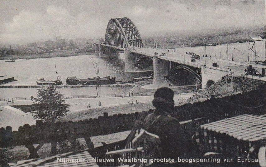 De Waalbrug in Nijmegen omstreeks 1939