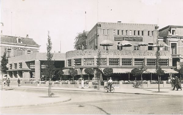 Het Keizer Karelplein omstreeks 1933