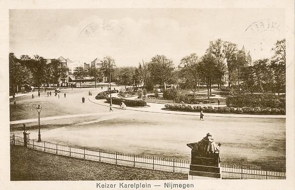 Het Keizer Karelplein omstreeks 1932