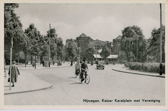 Het Keizer Karelplein omstreeks 1951