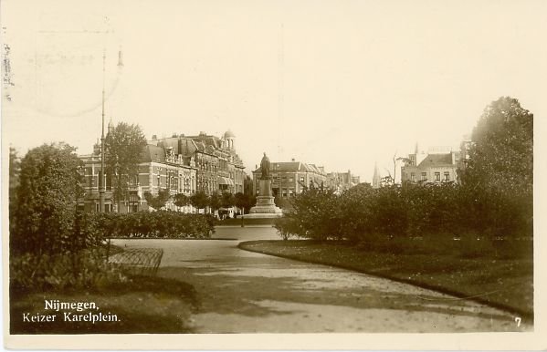 Het Keizer Karelplein omstreeks 1936