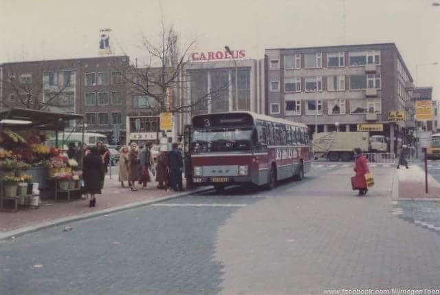 Nijmegen - Plein 1944 -Het busstation in 1984