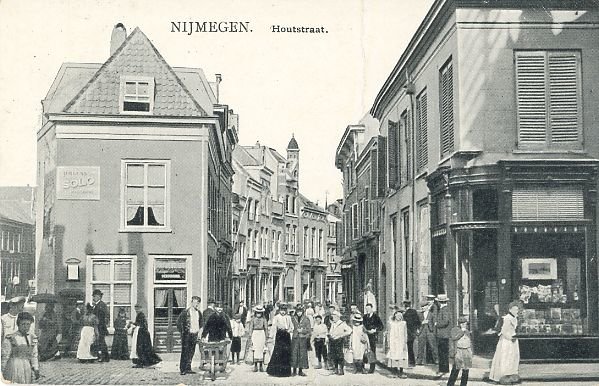 Nijmegen: De Houtstraat in 1906