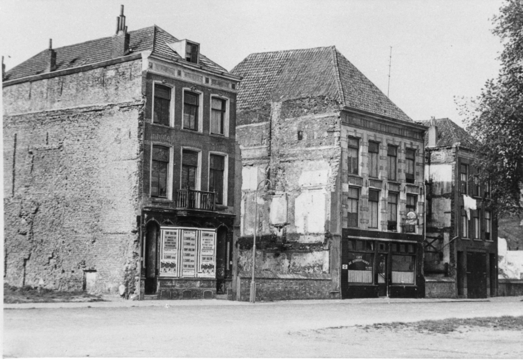 De Waalkade ter hoogte van het Besiendershuis omstreeks 1961