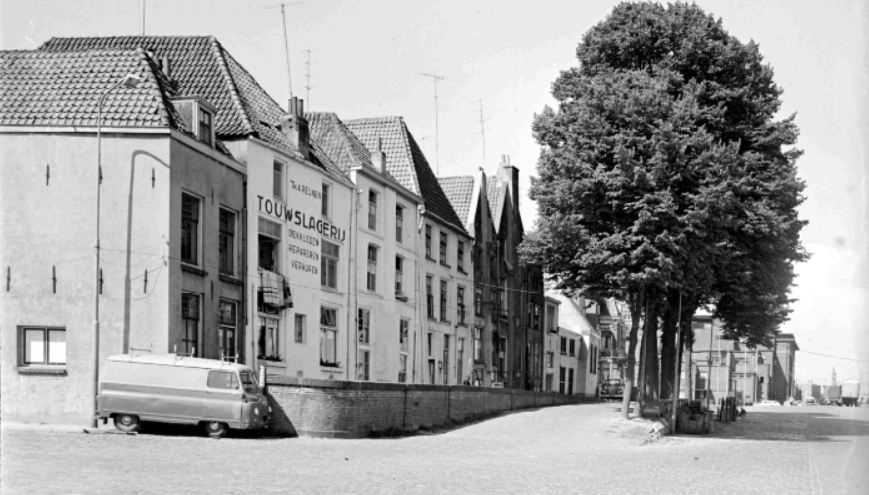 De Waalkade omstreeks 1961