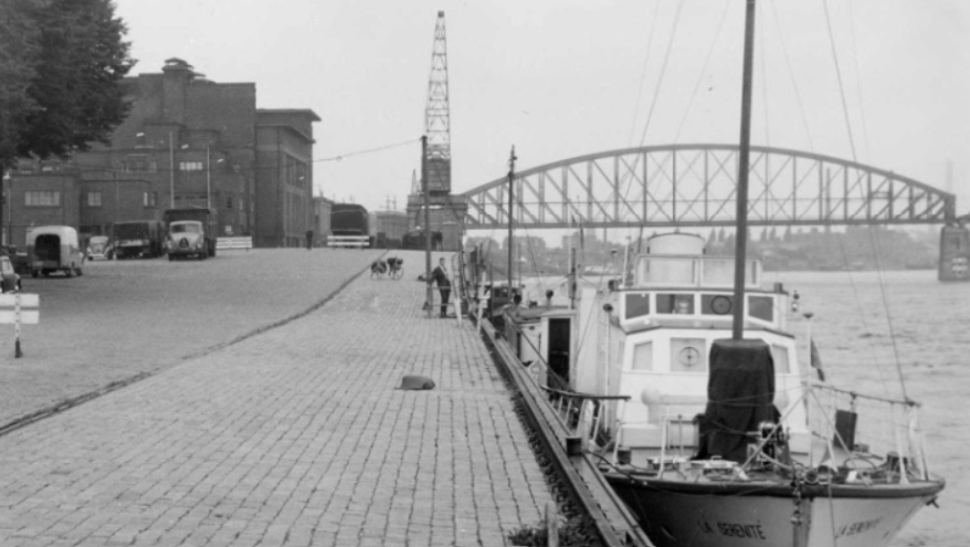 De Waalkade omstreeks 1961