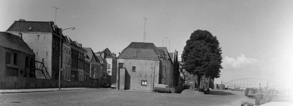 De Waalkade omstreeks 1958