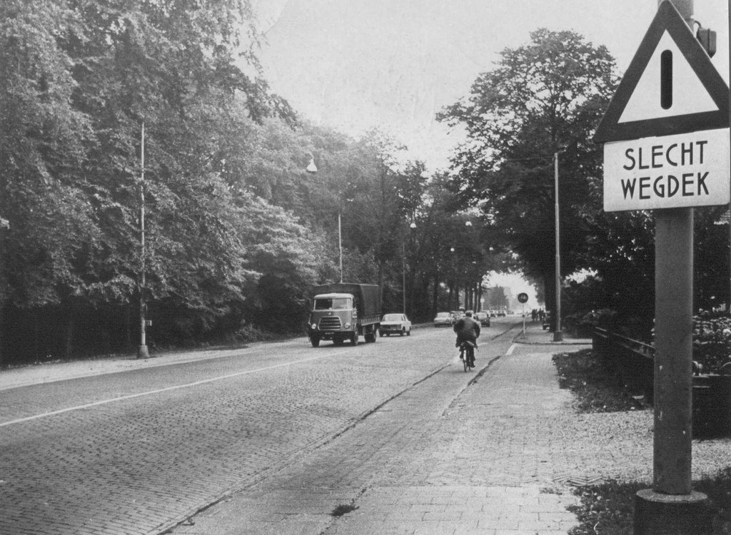 De Graafseweg in NIjmegen ter hoogte van de Paddepoelseweg eind jaren 60