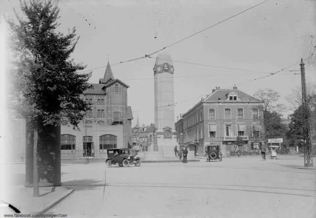 De Nassausingel in Nijmegen omstreeks 1926 bij de Marie-Adolffontein