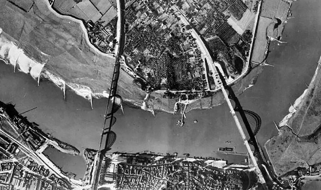 Luchtopname van Nijmegen 1944