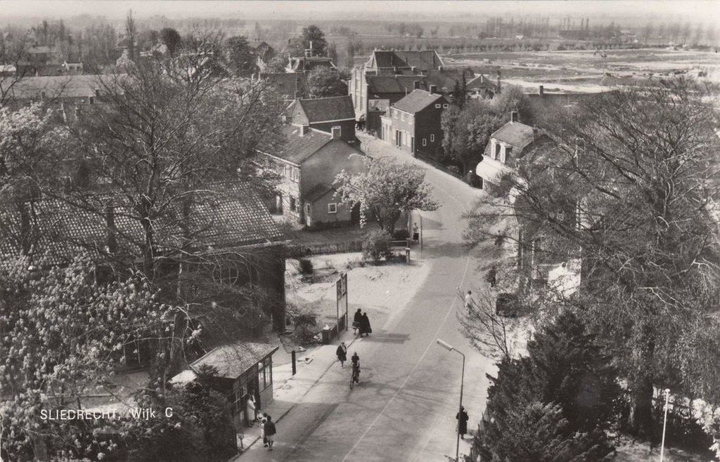 Kerkbuurt (west van de kerk) Sliedrecht