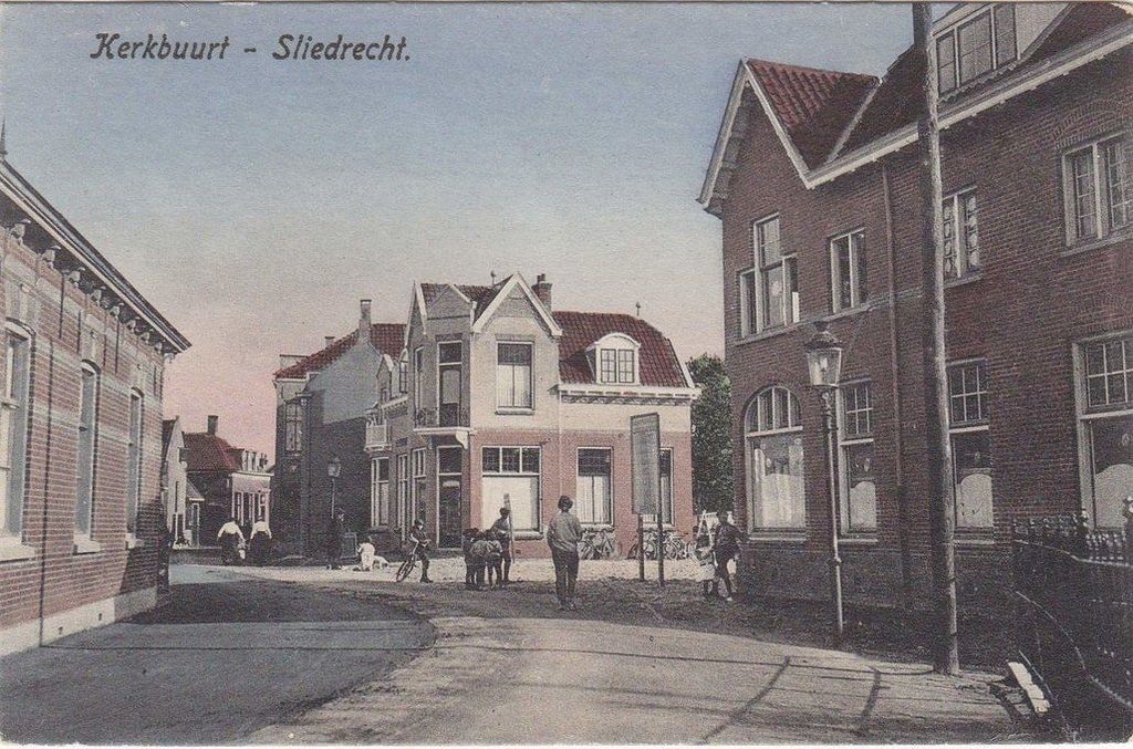 Kerkbuurt (west van de kerk) Sliedrecht