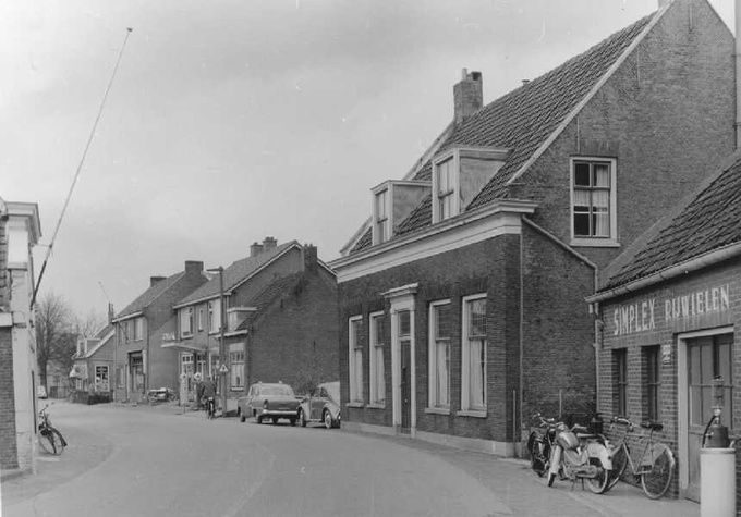 Kerkbuurt (west van de kerk) Sliedrecht