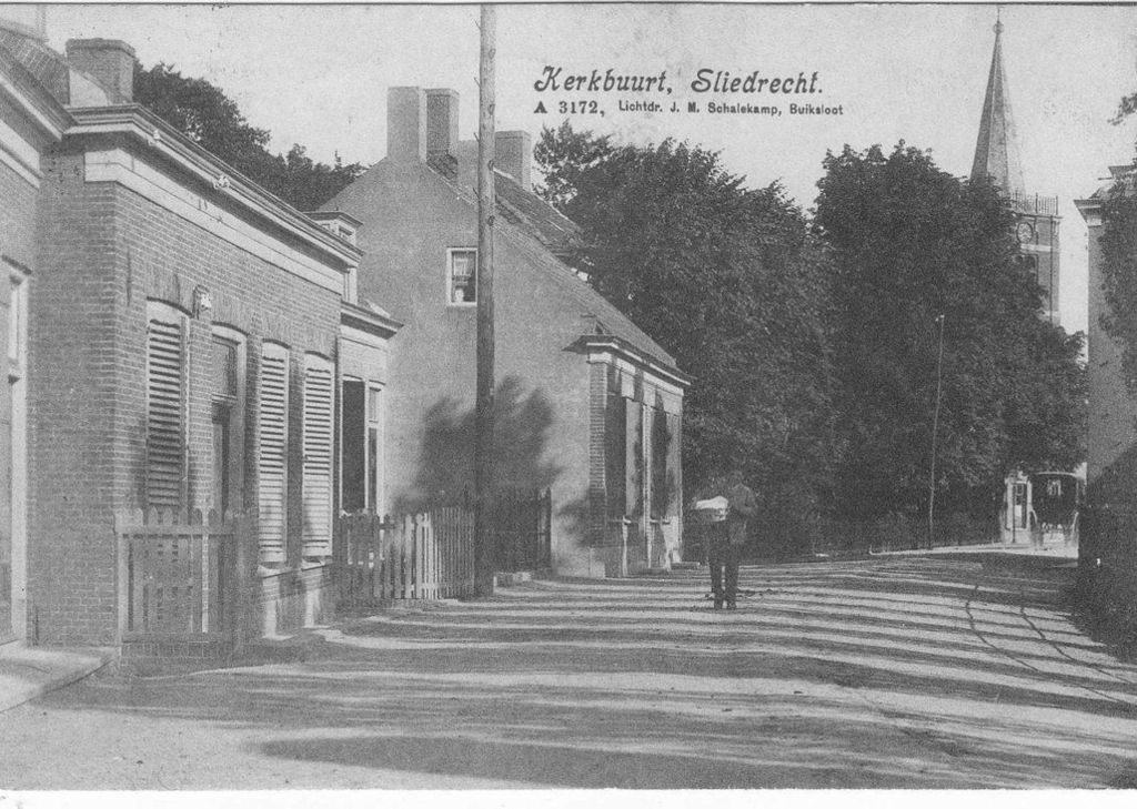 Kerkbuurt (west van de kerk) Sliedrecht