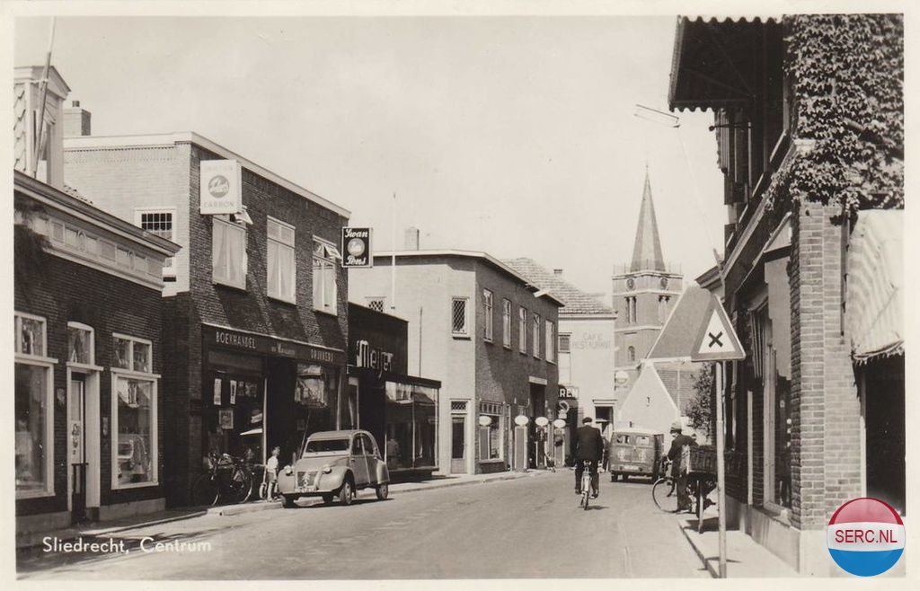 De Grote kerk gezien vanuit de Kerkbuurt Sliedrecht